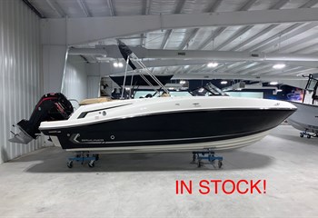 2023 Bayliner VR5 Black/White Boat